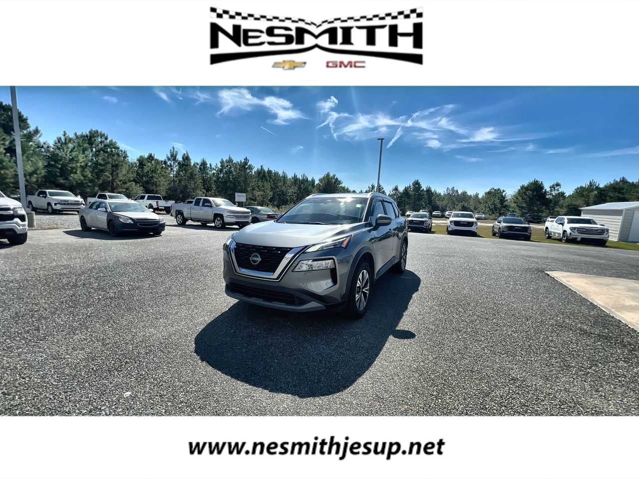 2023 Nissan Rogue SV's photo