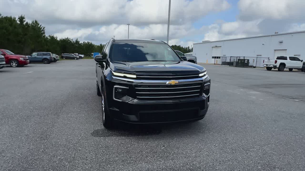 2025 Chevrolet Traverse photo 3