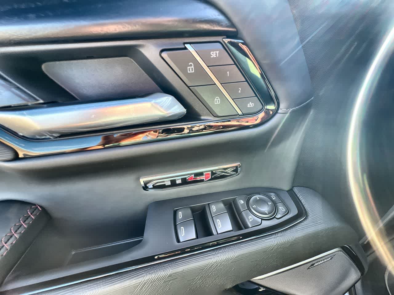 2025 GMC Sierra 1500 AT4X - Photo 24