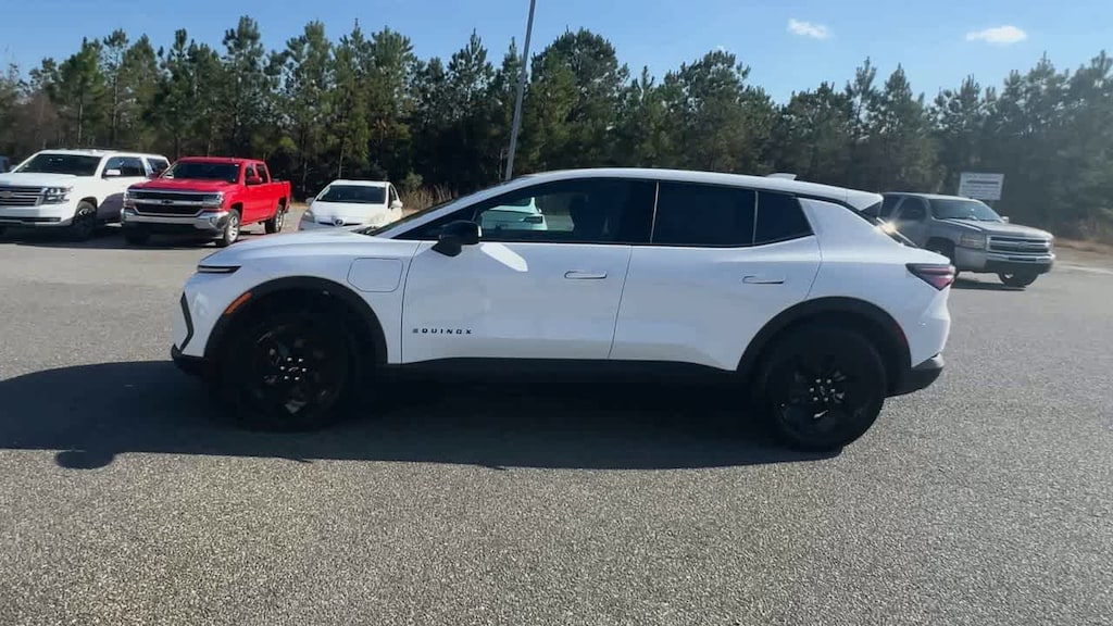 2026 Chevrolet Equinox EV 1LT photo 4