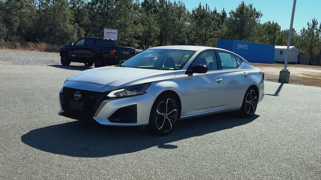 Used 2024 Nissan Altima 2.5 SR