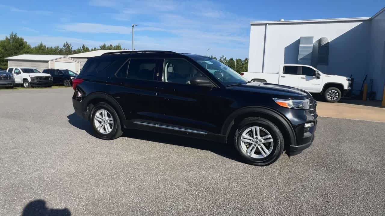 2024 Ford Explorer XLT photo 2