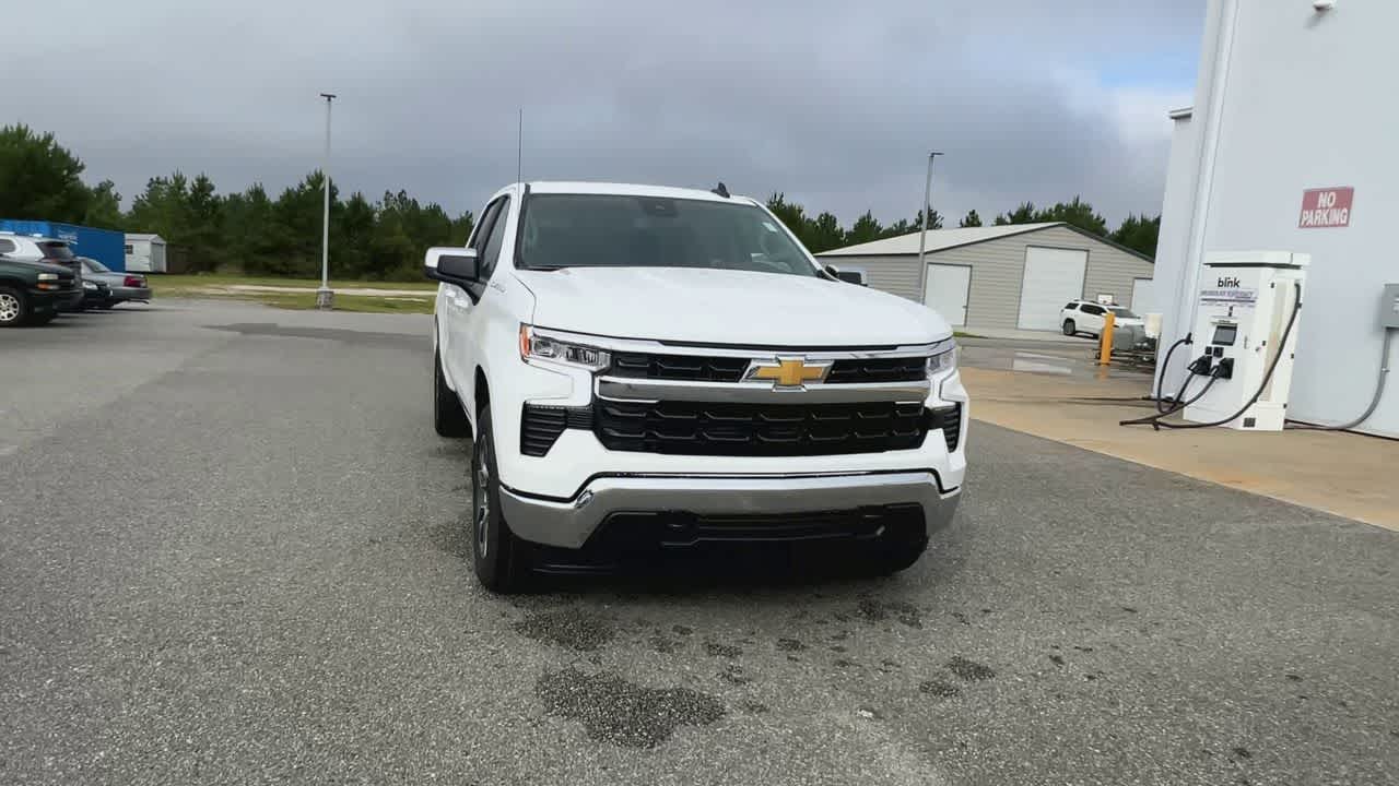 2025 Chevrolet Silverado 1500 LT photo 3