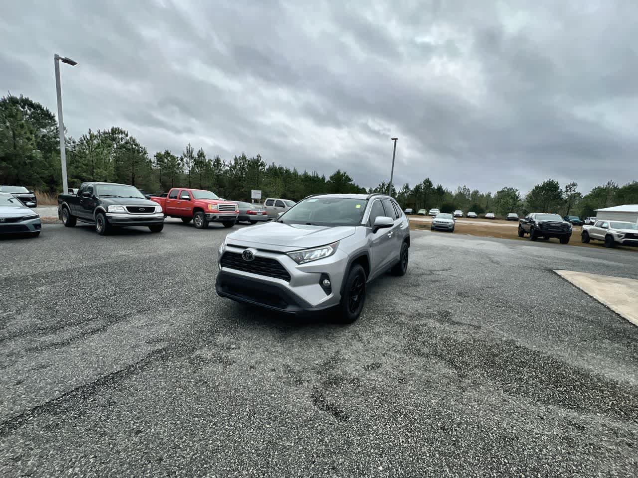 2020 Toyota RAV4 XLE's photo