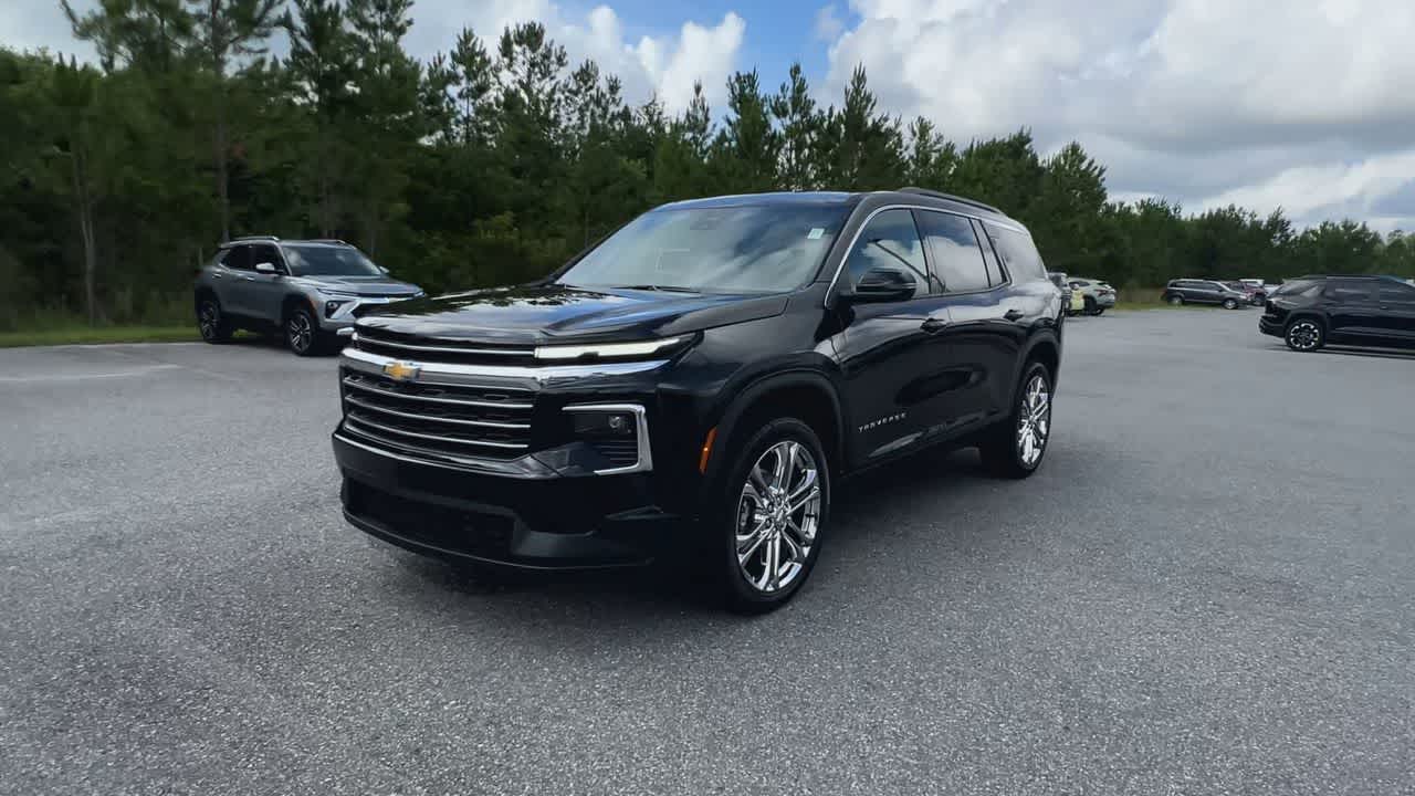 2025 Chevrolet Traverse photo 4