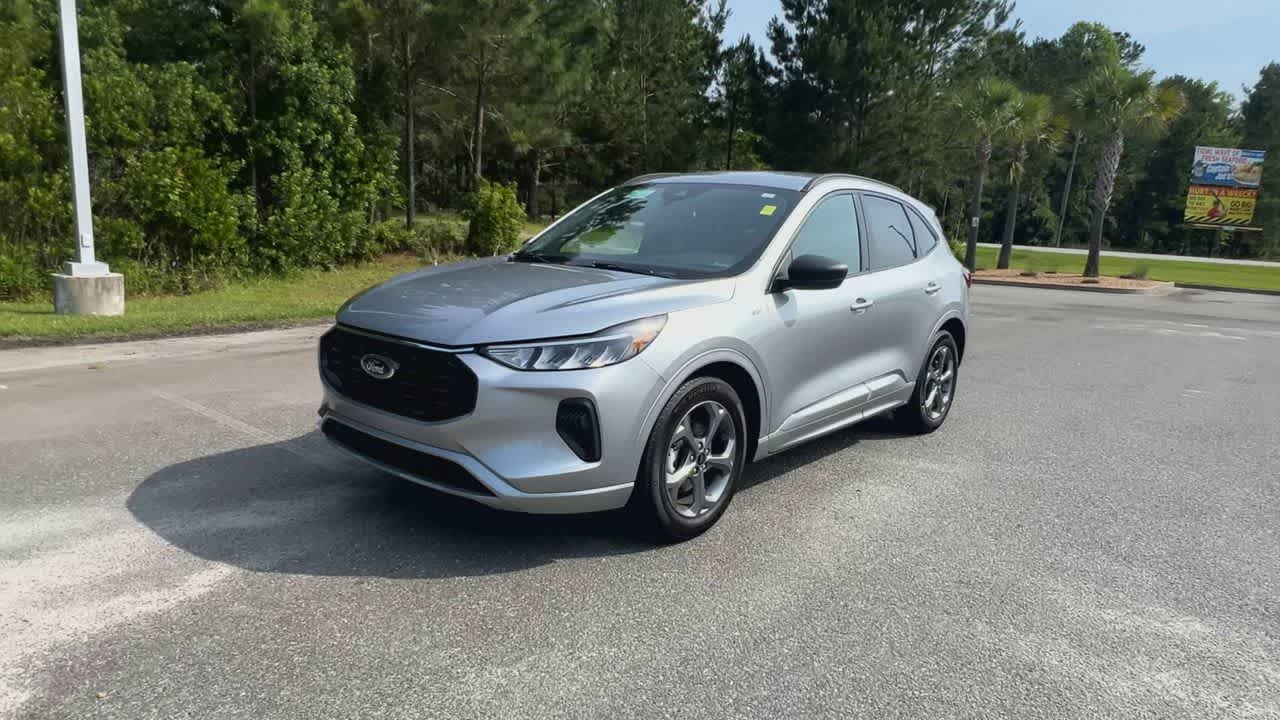 2023 Ford Escape ST-Line photo 4