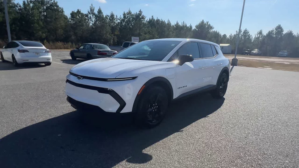 2026 Chevrolet Equinox EV 1LT photo 3