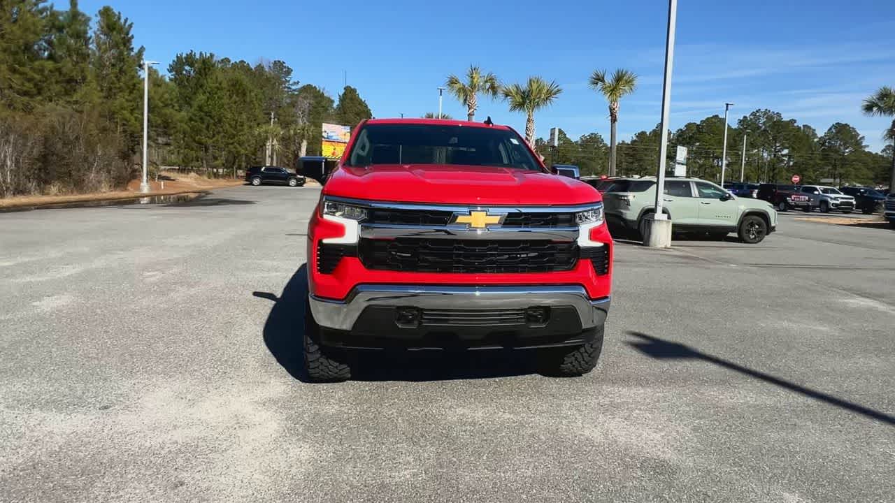 2025 Chevrolet Silverado 1500 LT photo 3