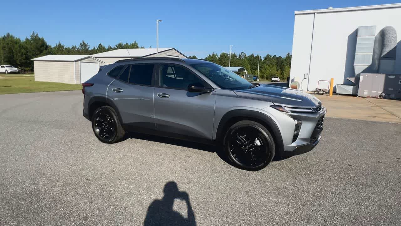 2026 Chevrolet Trax ACTIV photo 2