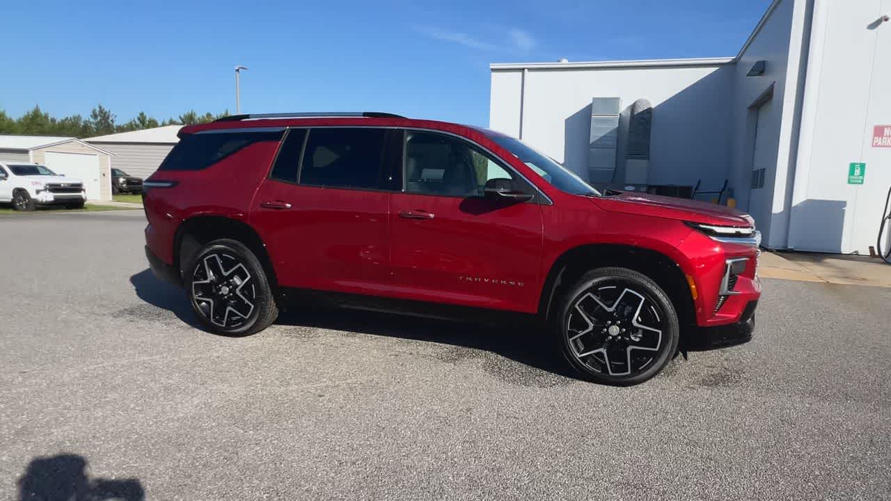 2025 Chevrolet Traverse High Country photo 2
