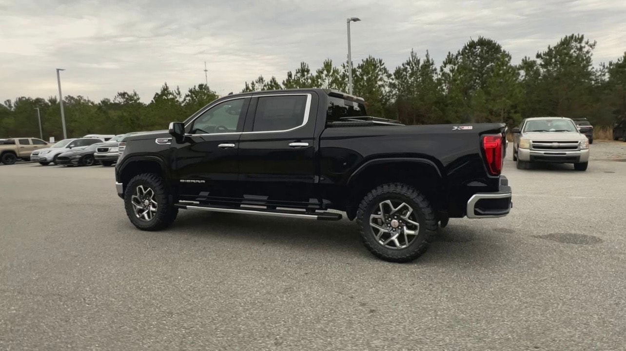 2026 GMC Sierra 1500 SLT's photo