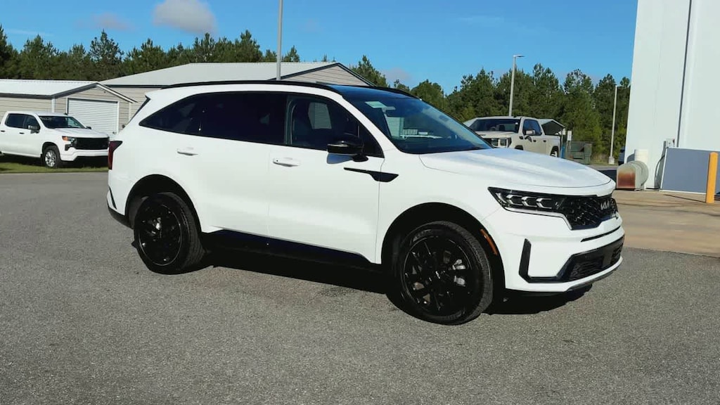 Used 2023 Kia Sorento SX