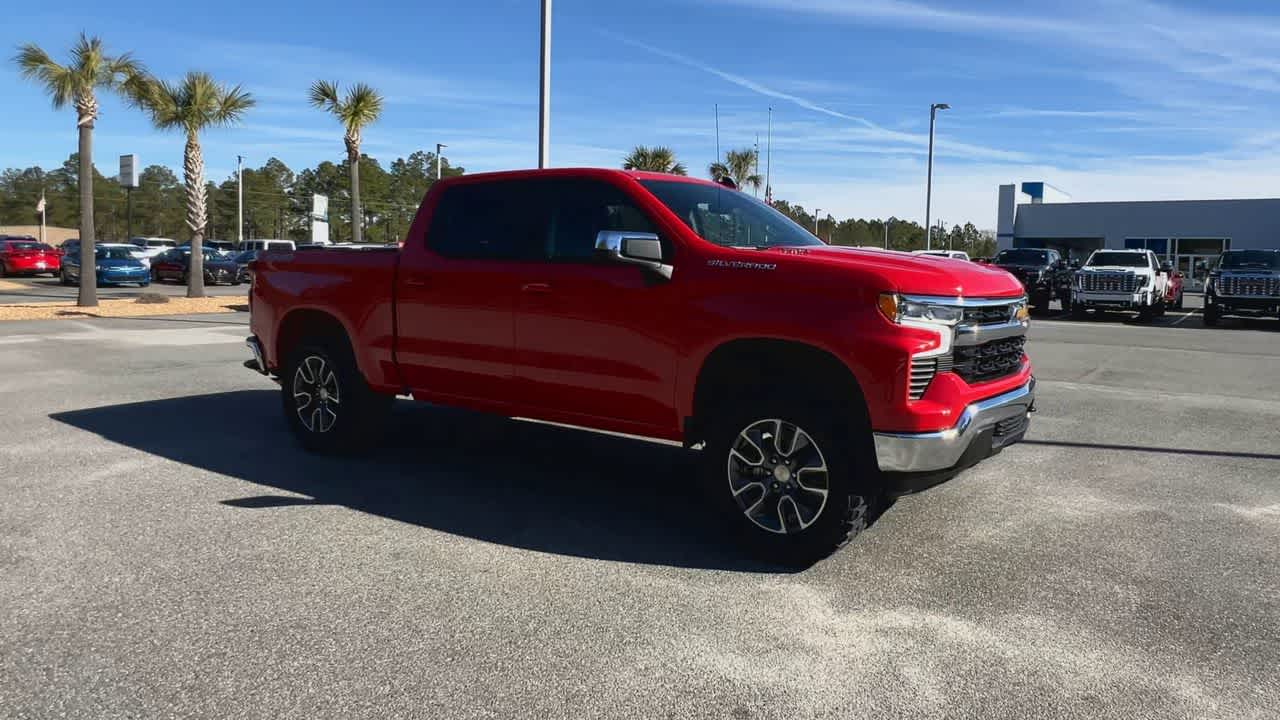 2025 Chevrolet Silverado 1500 LT photo 2