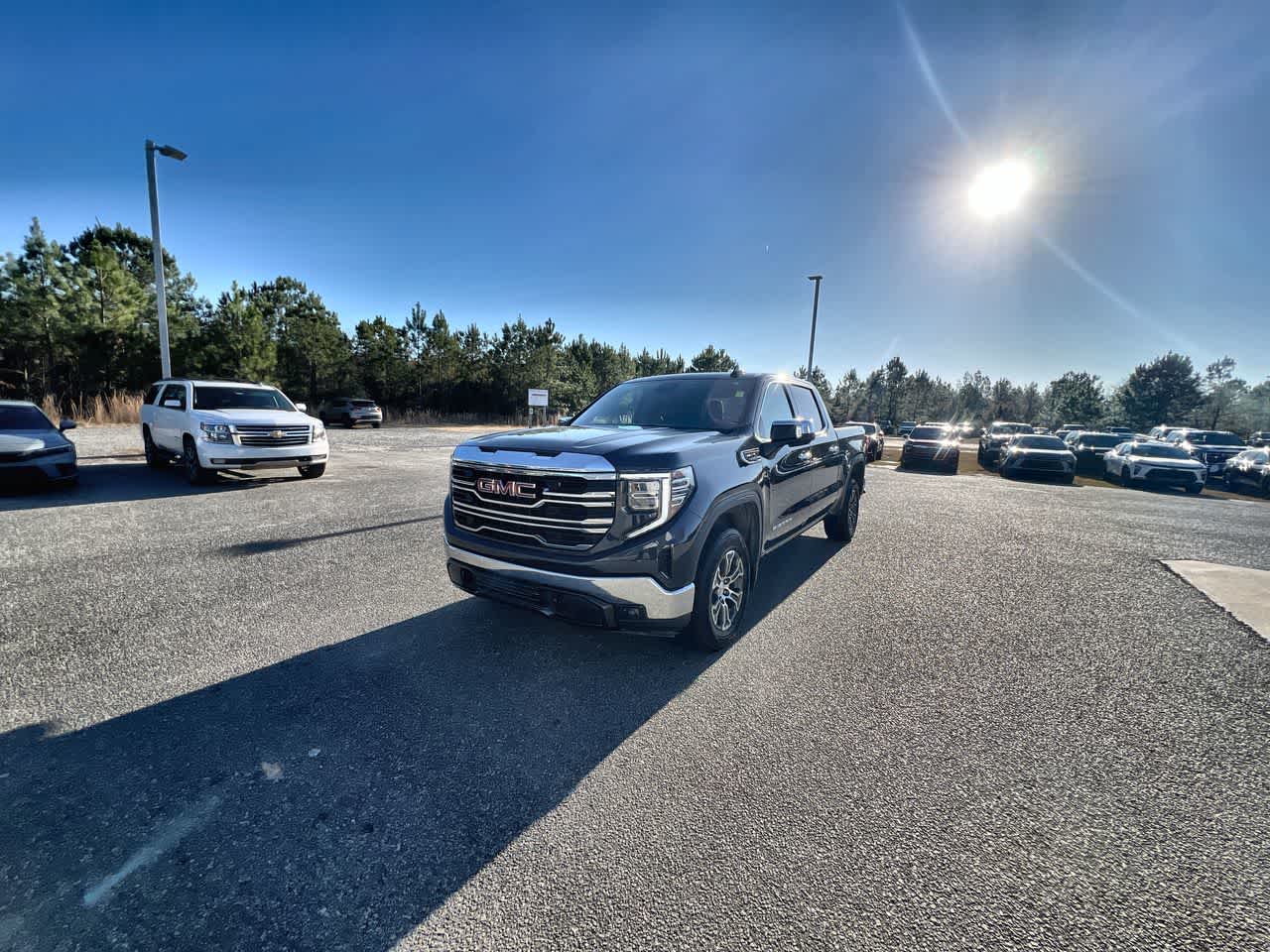 2025 GMC Sierra 1500 SLT's photo
