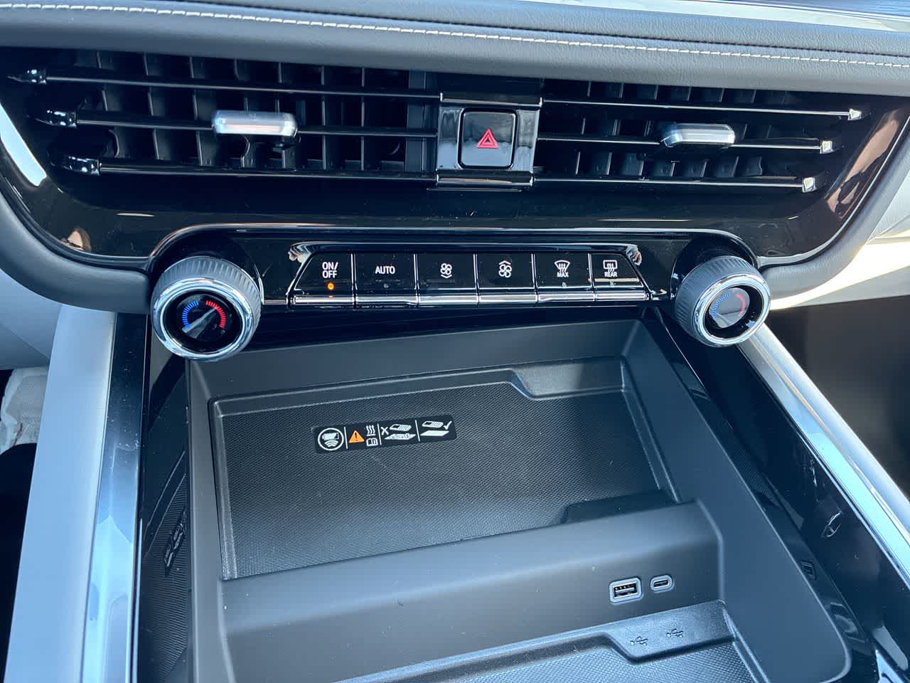 2025 Chevrolet Tahoe Premier - Photo 18