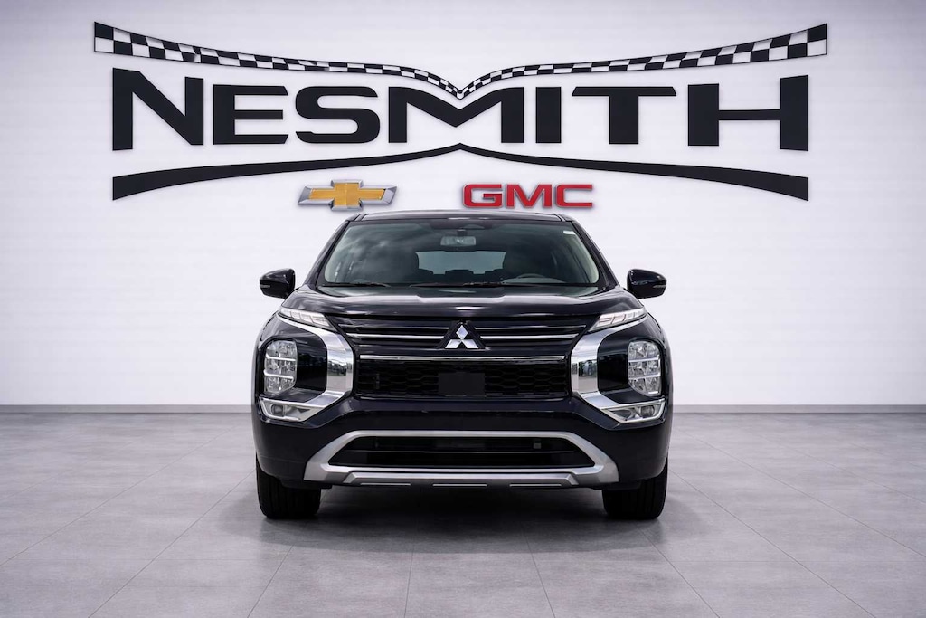 Used 2025 Mitsubishi Outlander SE