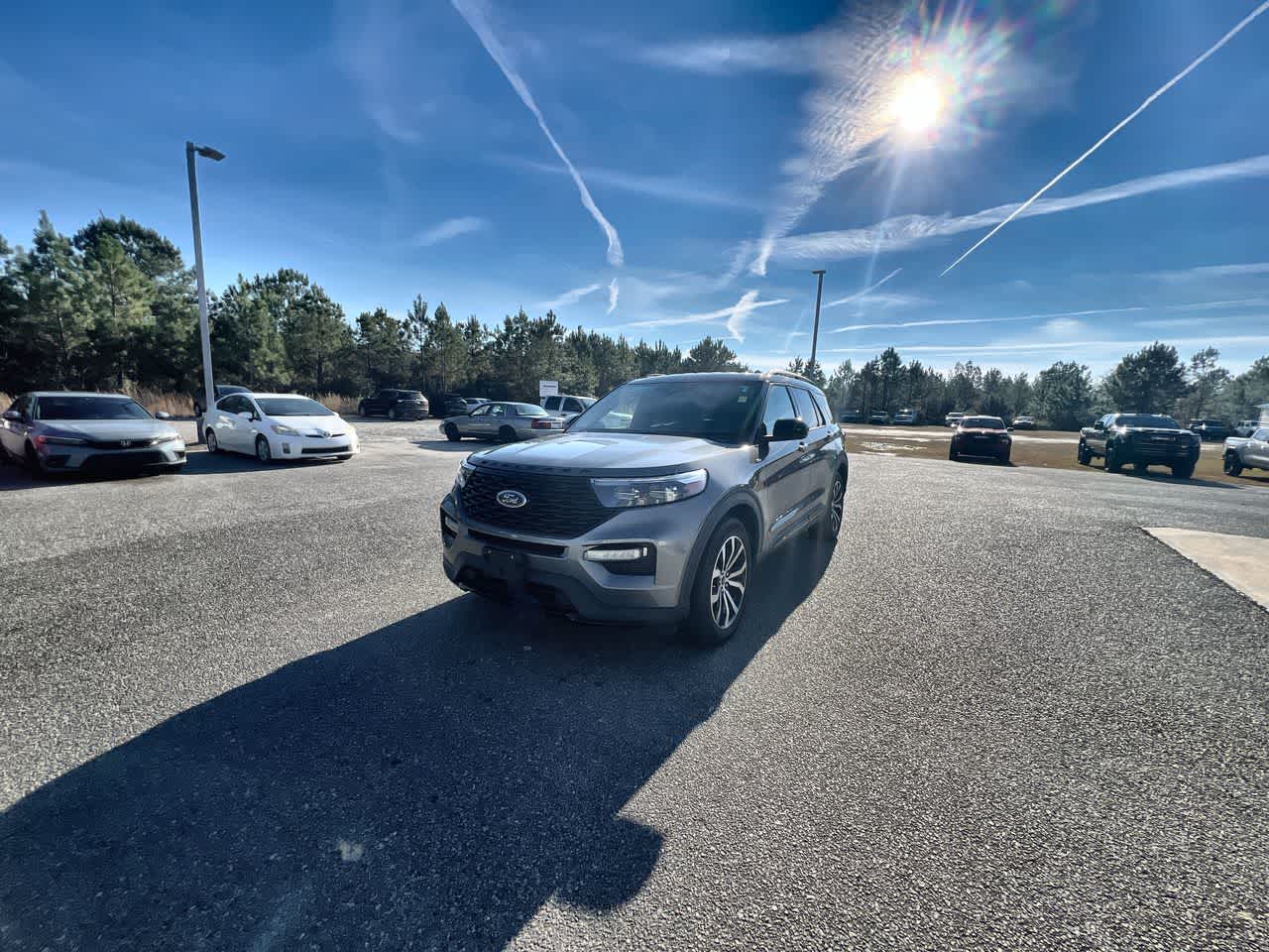 2023 Ford Explorer ST-LINE's photo