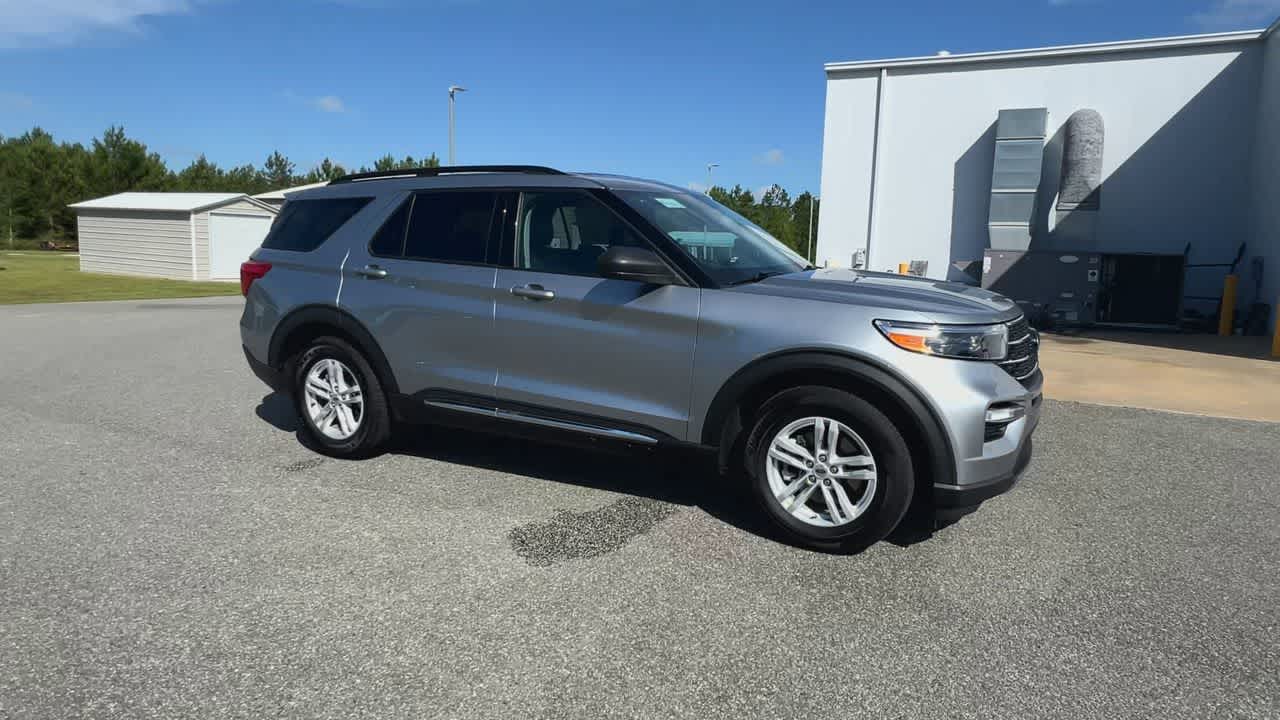 2024 Ford Explorer XLT photo 2