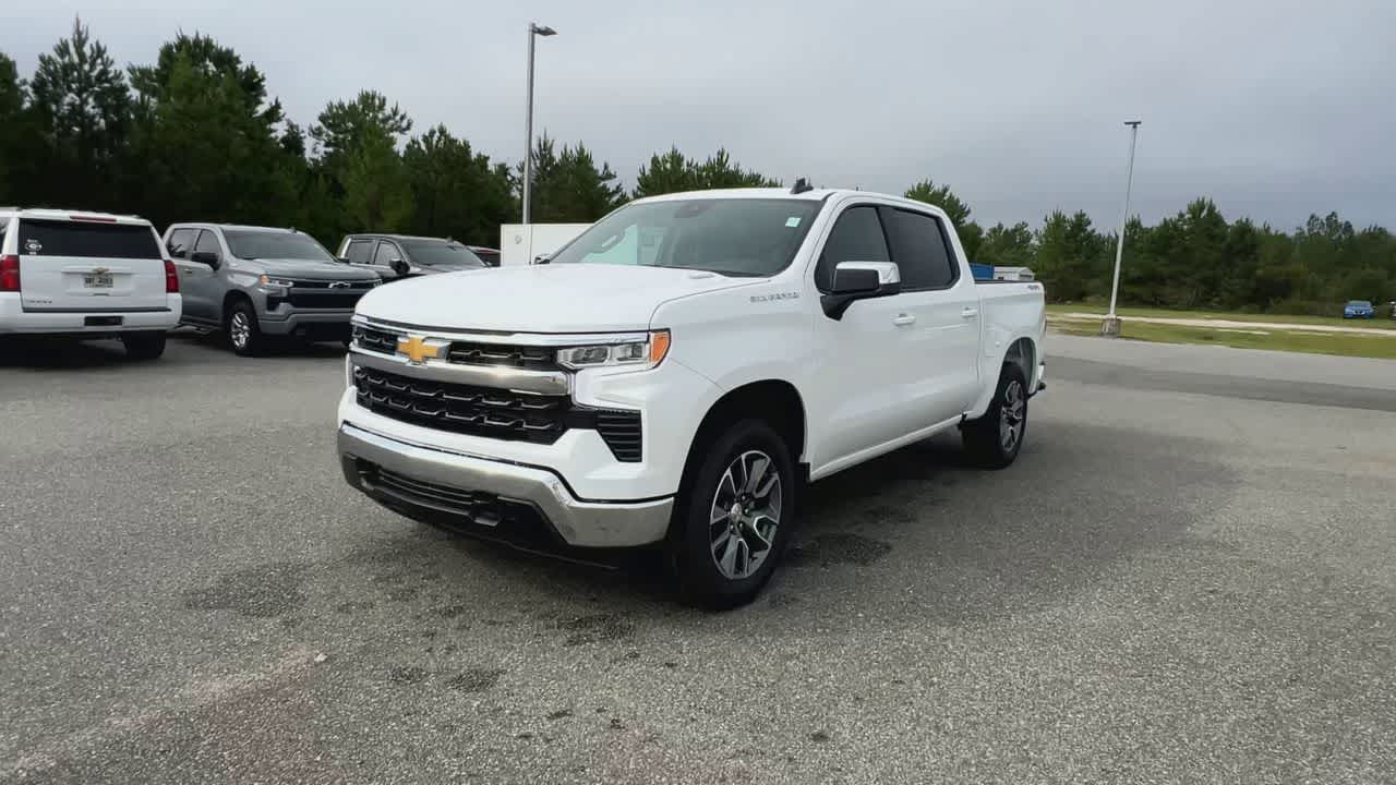 2025 Chevrolet Silverado 1500 LT photo 4