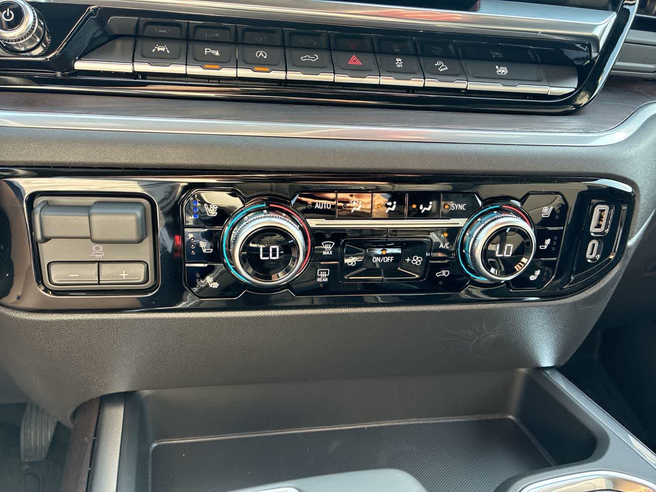 2026 GMC Sierra 1500 SLT - Photo 18