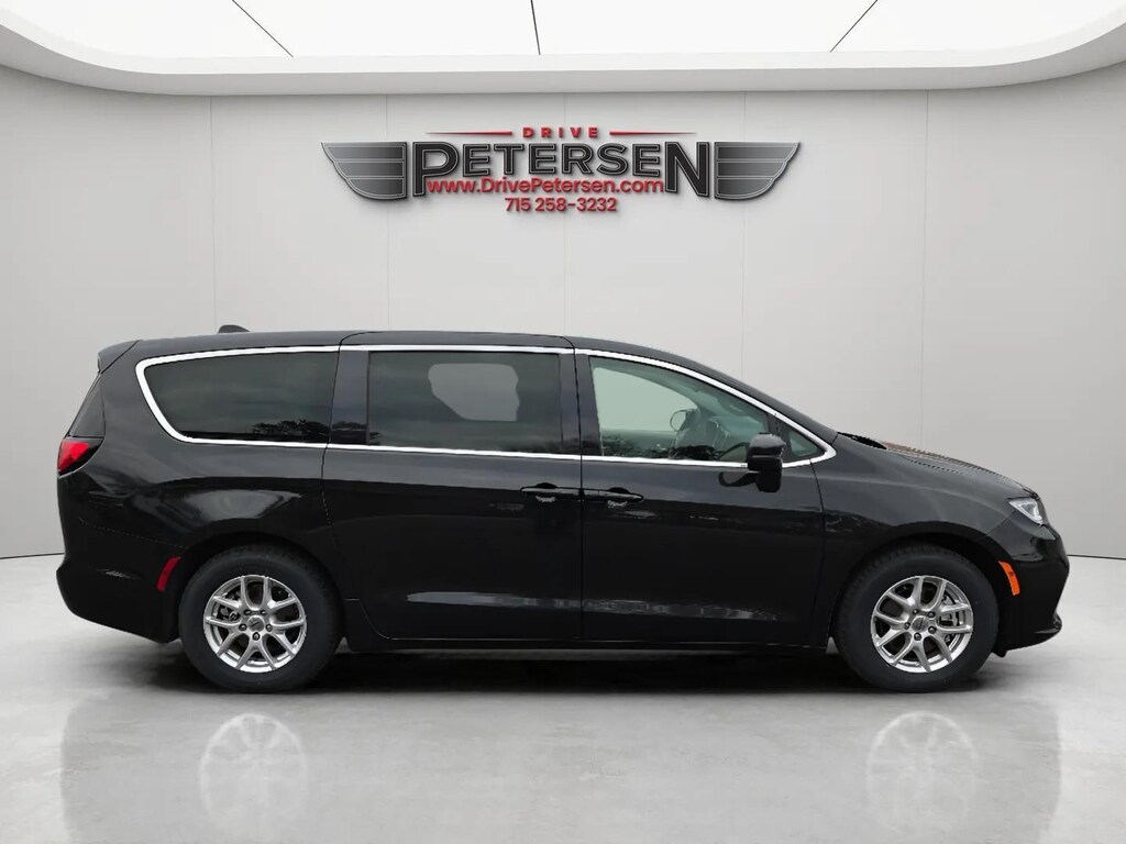 Used 2023 Chrysler Pacifica Touring L Van