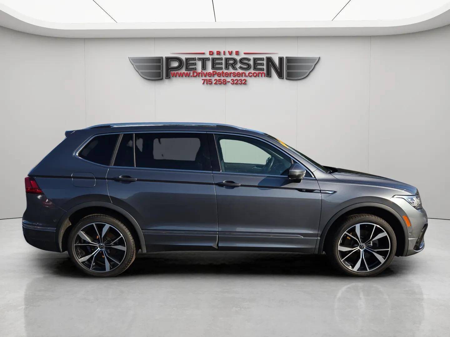 2022 Volkswagen Tiguan SEL Premium R-Line photo 2