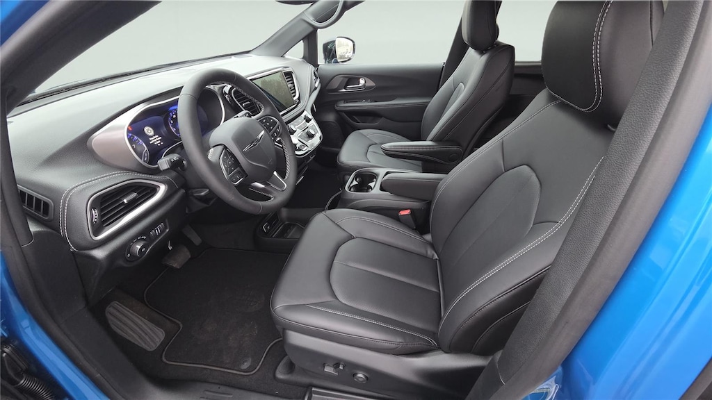 New 2026 Chrysler Pacifica SELECT Passenger Van