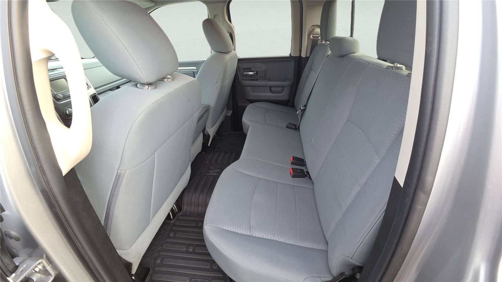 2019 Ram 1500 Classic SLT photo 4