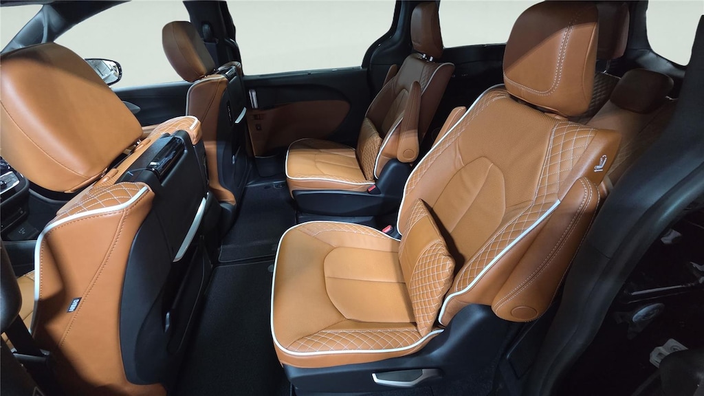 New 2026 Chrysler Pacifica PINNACLE AWD Passenger Van