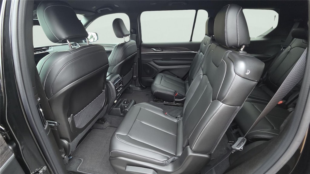 New 2025 Jeep Grand Cherokee L LIMITED 4X4 Sport Utility