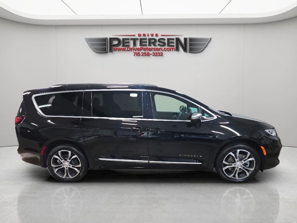 New 2026 Chrysler Pacifica PINNACLE AWD Passenger Van