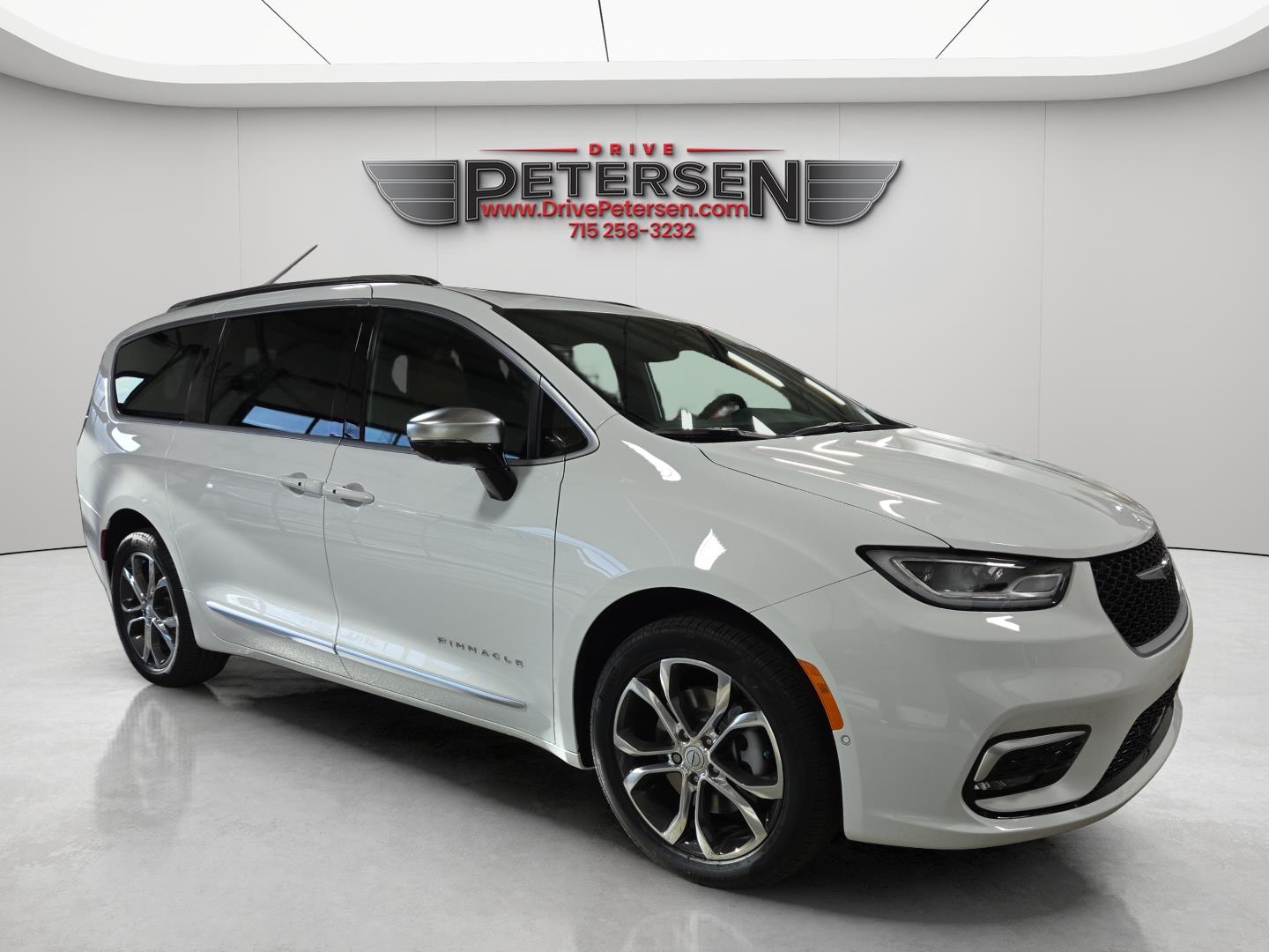 2026 Chrysler Pacifica Pinnacle's photo