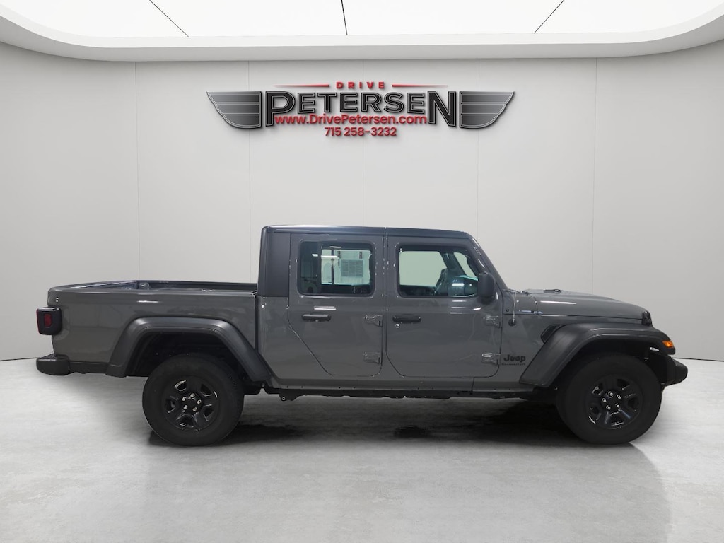 Used 2022 Jeep Gladiator Sport Truck