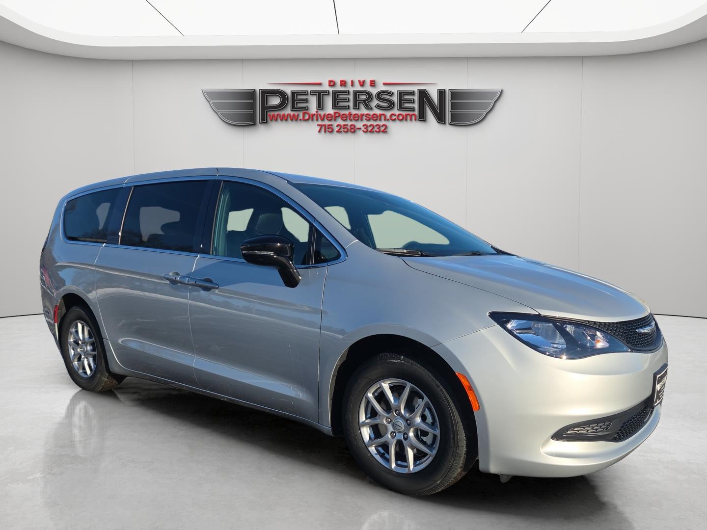 2026 Chrysler Voyager LX's photo