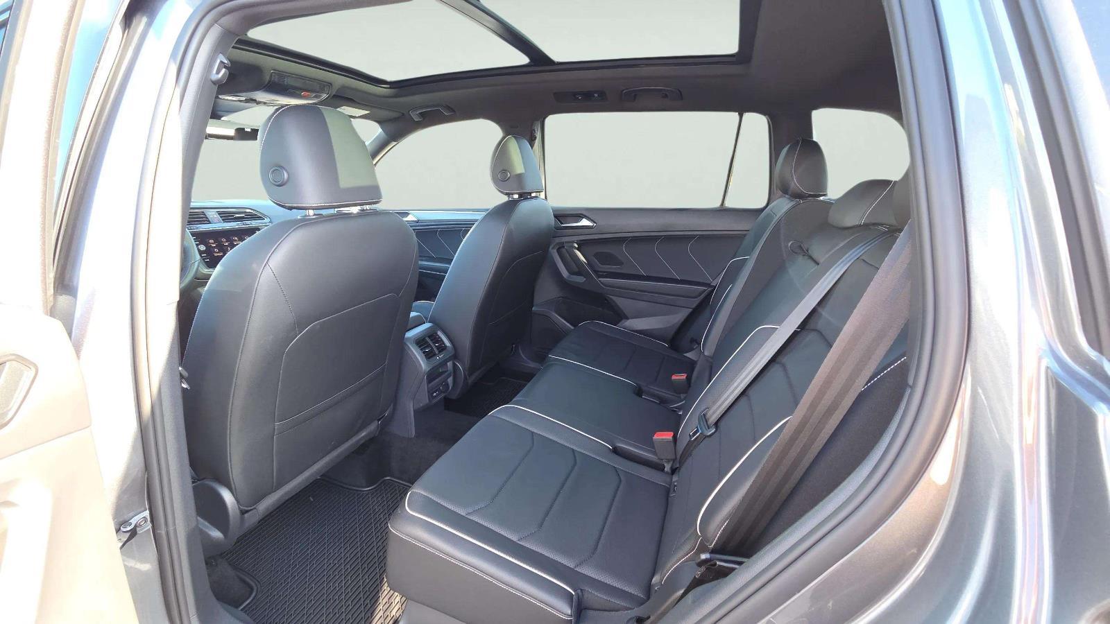 2022 Volkswagen Tiguan SEL Premium R-Line photo 4