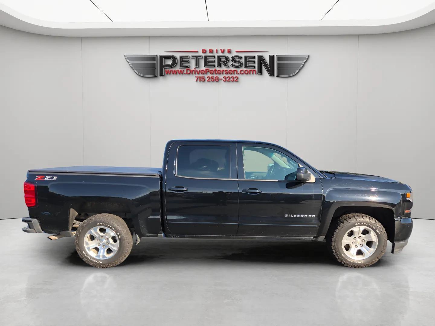 Used 2018 Chevrolet Silverado 1500 LT with VIN 3GCUKREC7JG406230 for sale in Waupaca, WI