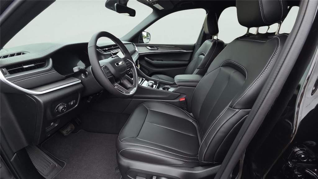 New 2025 Jeep Grand Cherokee L LIMITED 4X4 Sport Utility