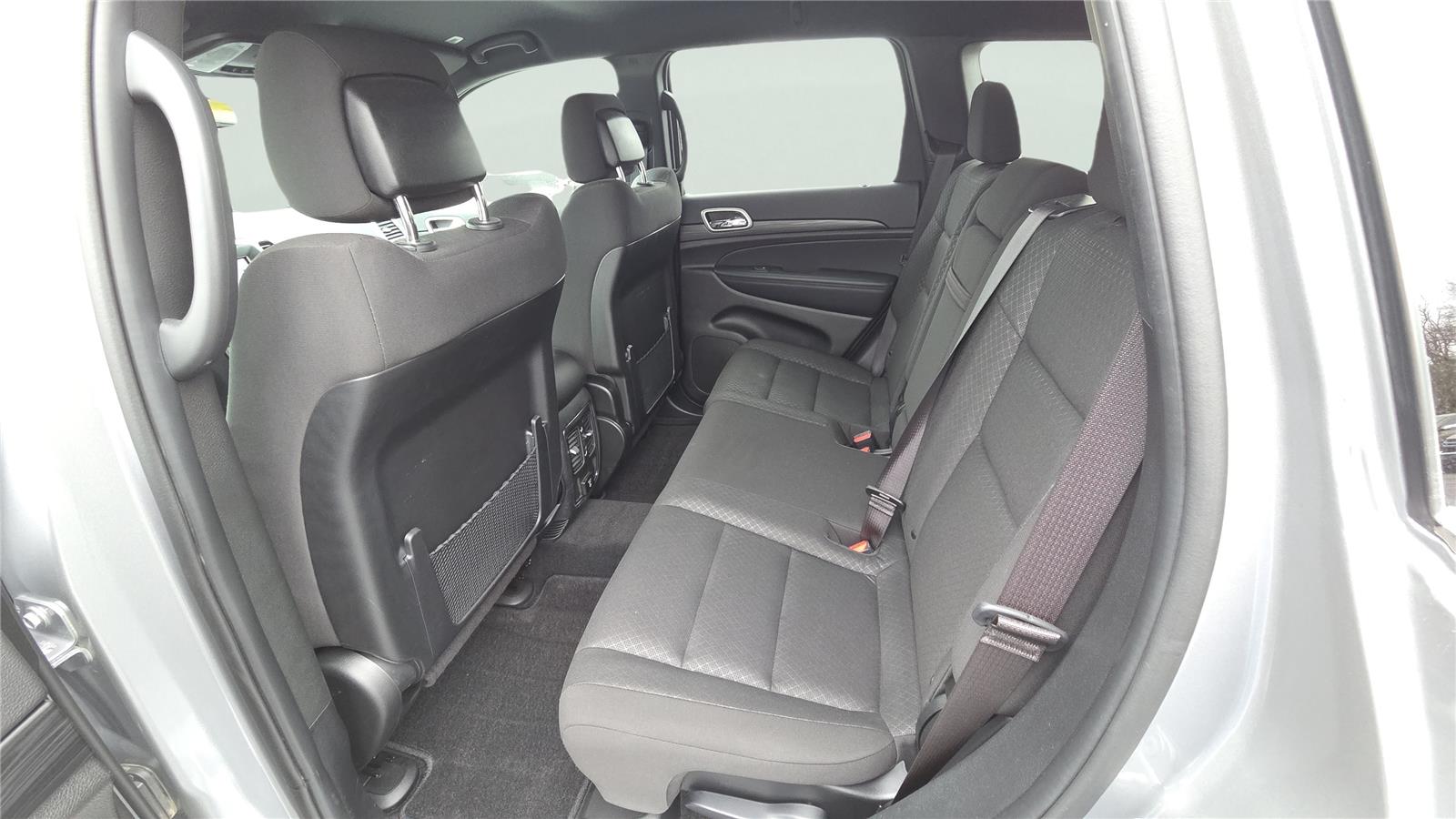 2021 Jeep Grand Cherokee Laredo E photo 4