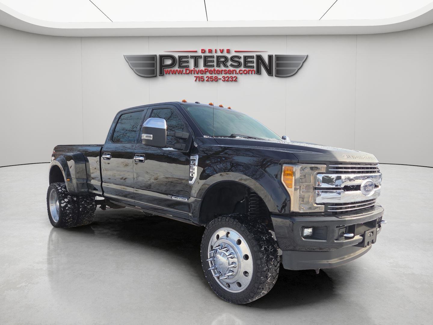 2017 Ford F-350 Super Duty Lariat's photo