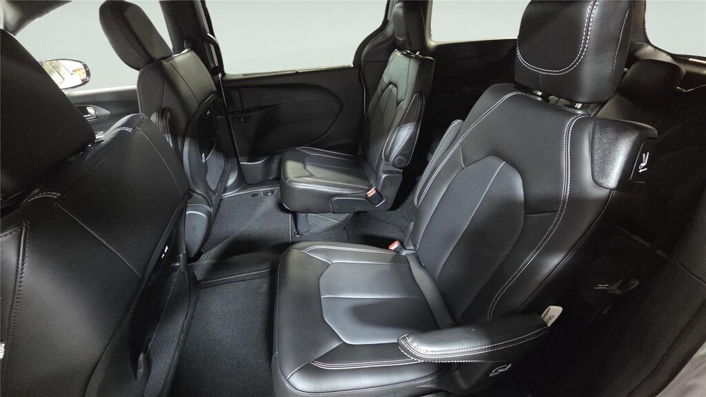 New 2026 Chrysler Pacifica SELECT AWD Passenger Van