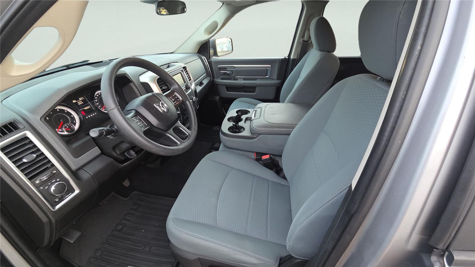 2019 Ram 1500 Classic SLT photo 3