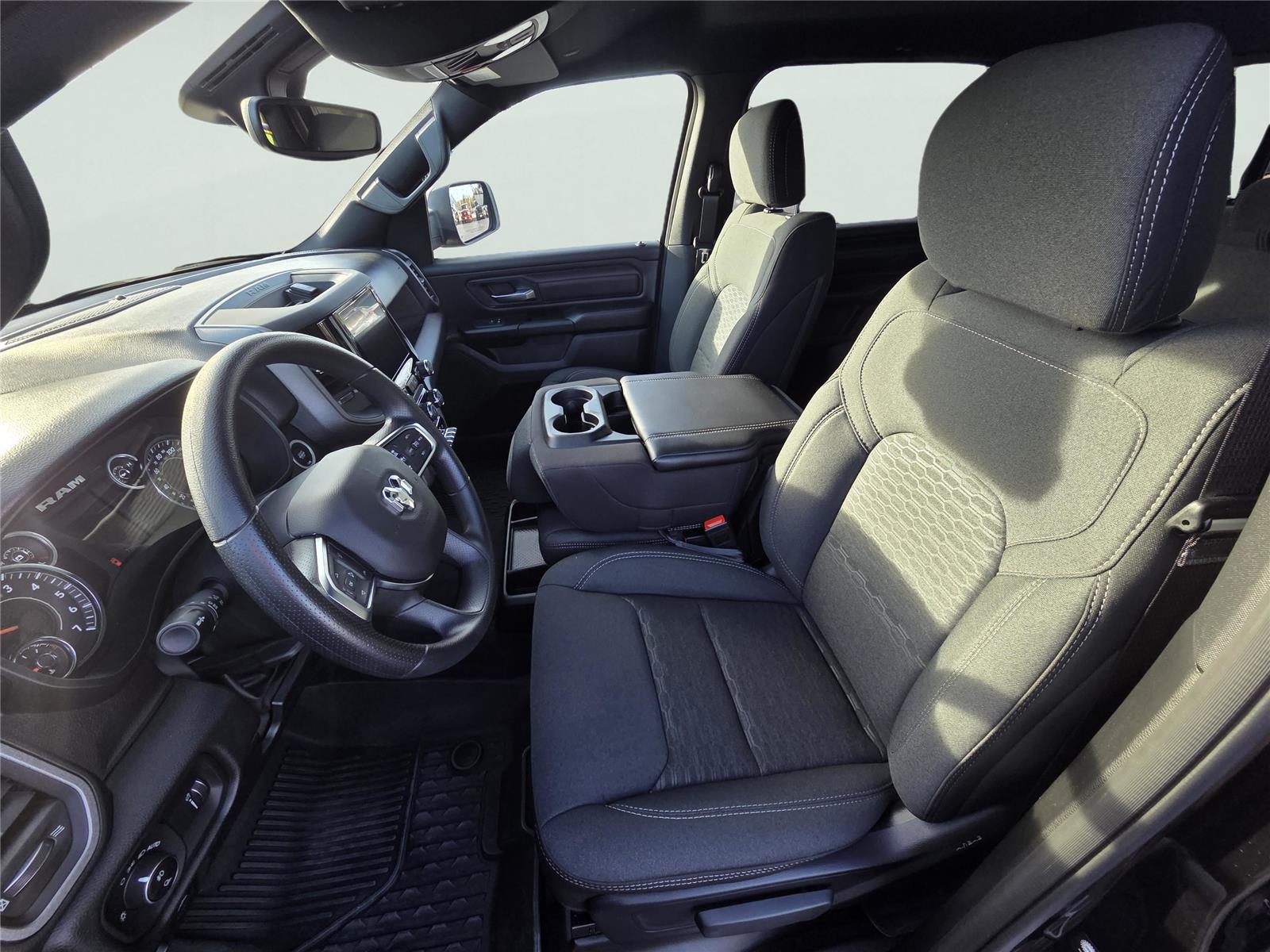 2025 Ram 1500 Tradesman photo 2