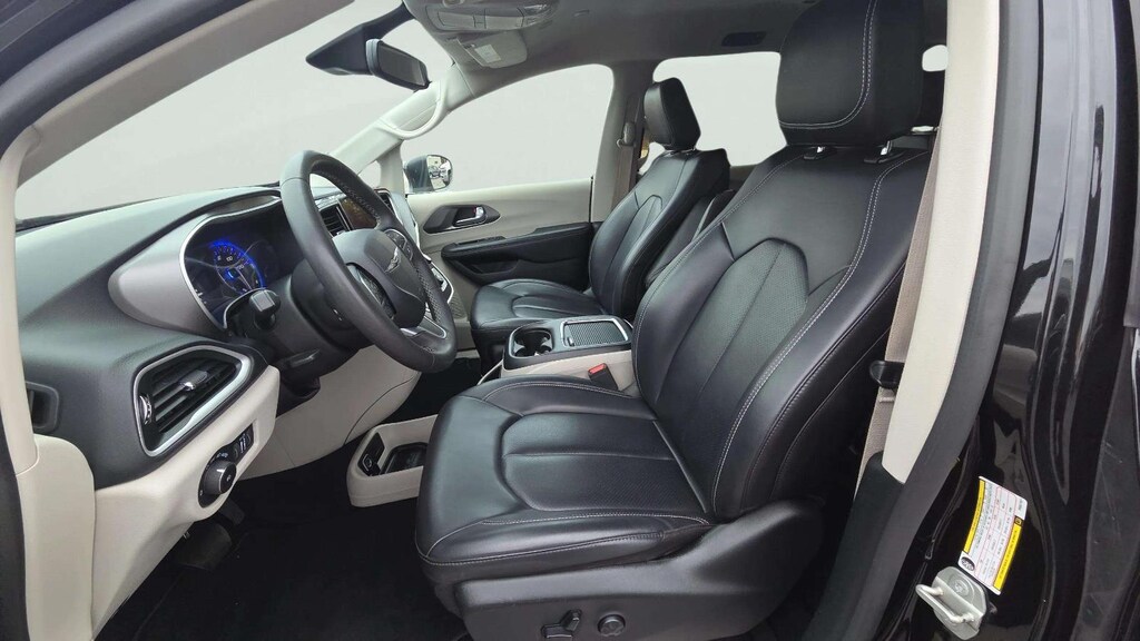 Used 2023 Chrysler Pacifica Touring L Van
