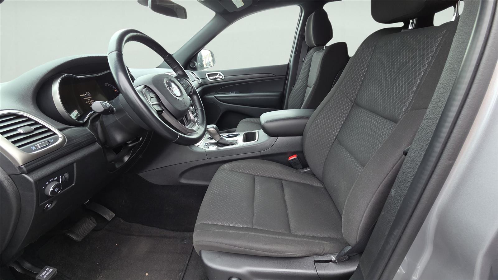 2021 Jeep Grand Cherokee Laredo E photo 3