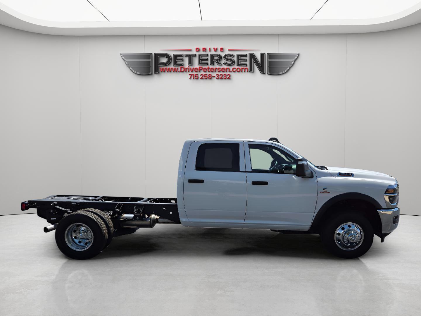 2025 Ram 3500 Tradesman photo 2