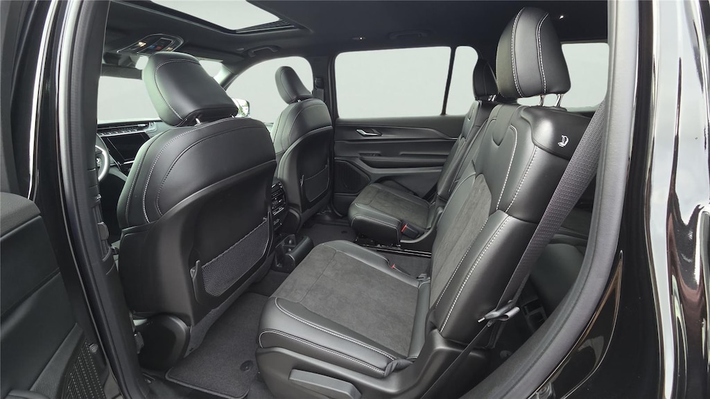 New 2025 Jeep Grand Cherokee L ALTITUDE X 4X4 Sport Utility