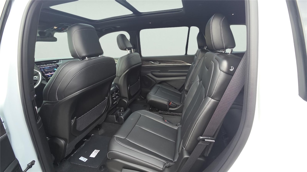 New 2025 Jeep Grand Cherokee L LIMITED 4X4 Sport Utility