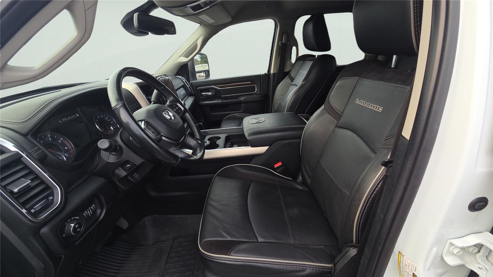 2023 Ram 3500 Laramie photo 3