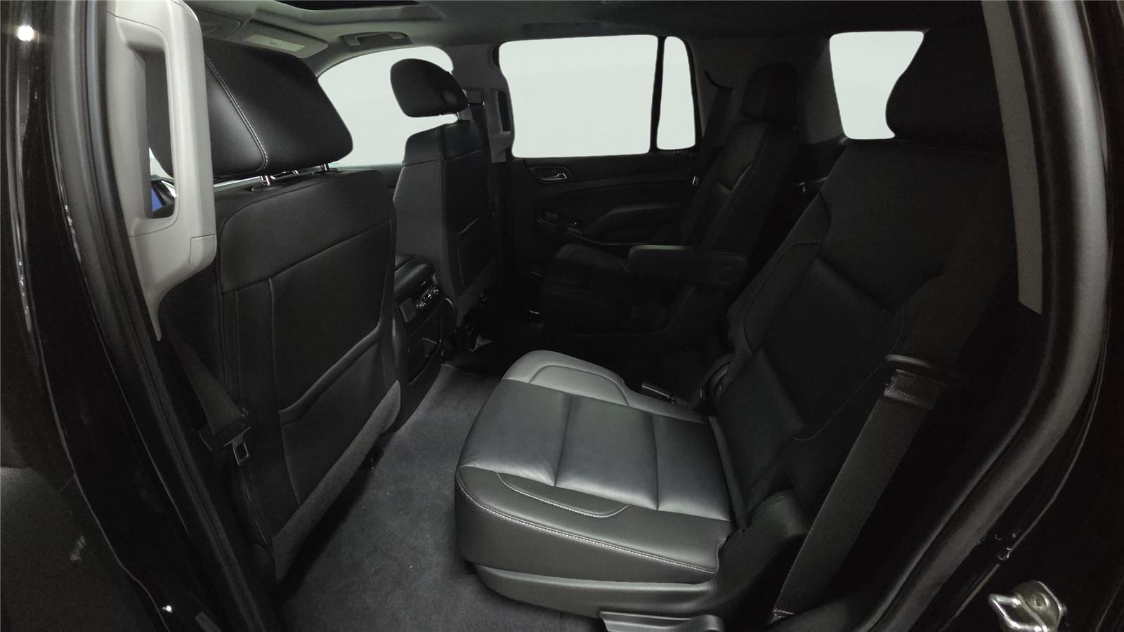 2019 Chevrolet Tahoe LT photo 2