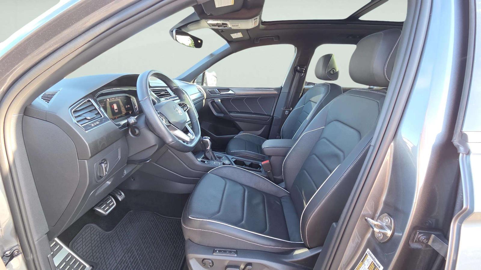 2022 Volkswagen Tiguan SEL Premium R-Line photo 3